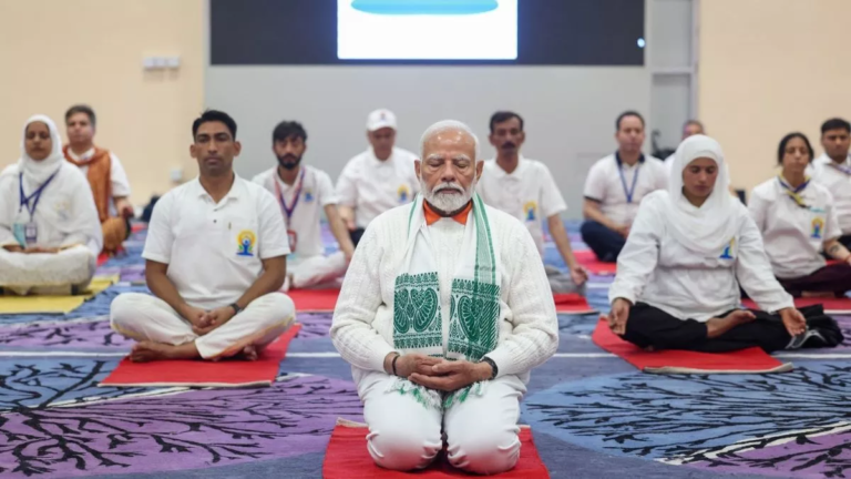 31_03_2025-yoga_day_theme_23908956 (1)