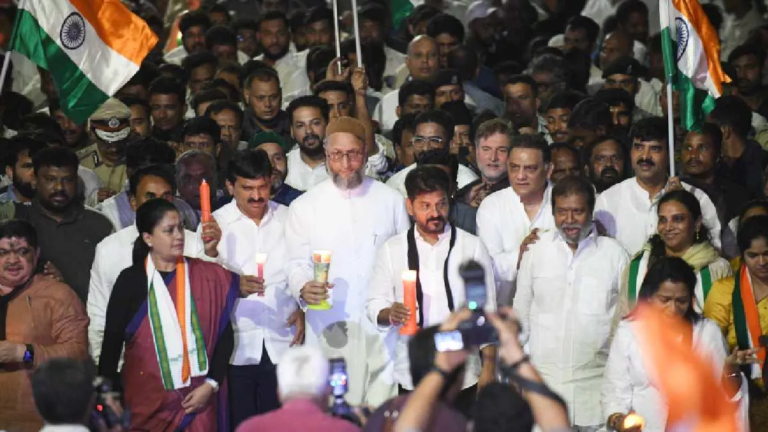 26_04_2025-hyderabad_candle_march_revanth_reddy_23925858