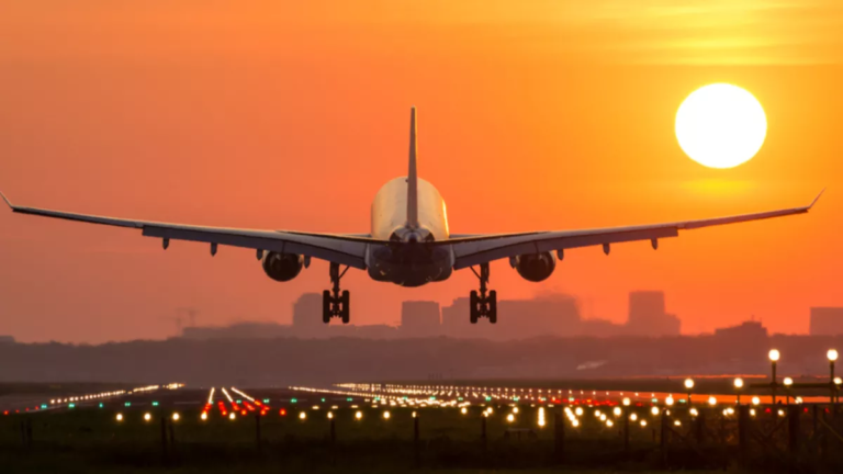 02_05_2025-aeroplane_landing_23929584