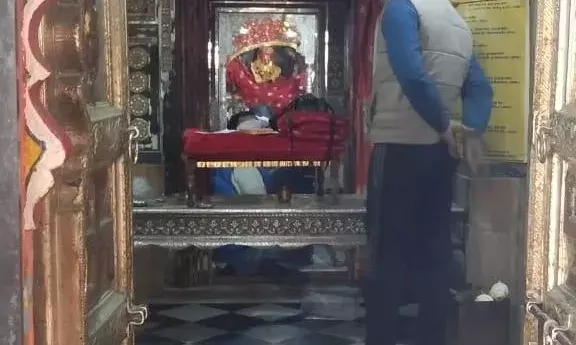 1500x900_472523-bhl-05-mandir-me-chori