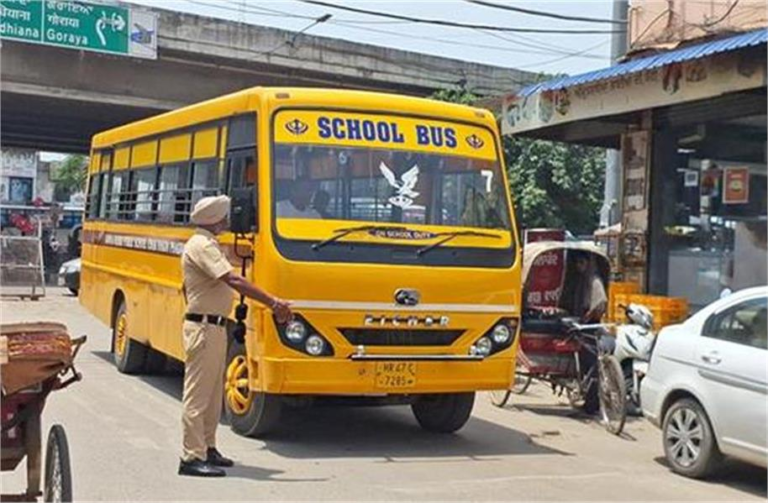 2025_7image_12_00_556644906schoolbus-ll