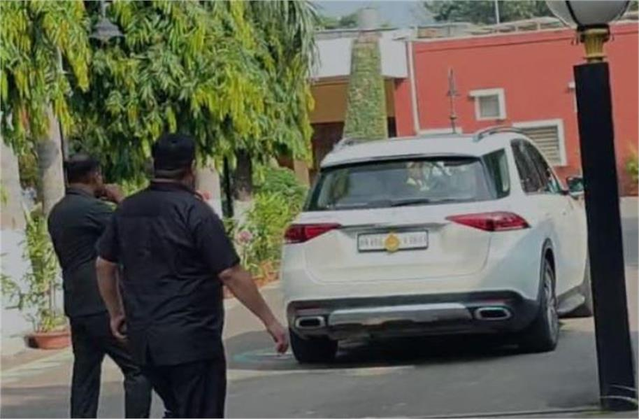 2025_7image_17_30_560289139ghosh112-ll