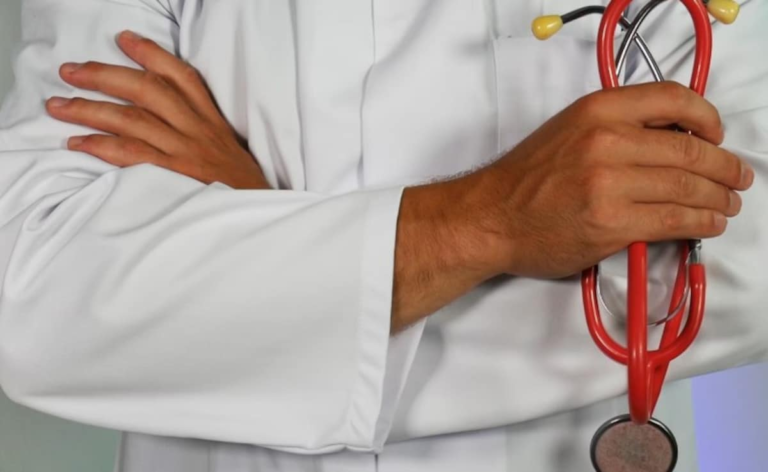 mm9u8tmo_doctor-generic_625x300_25_December_24