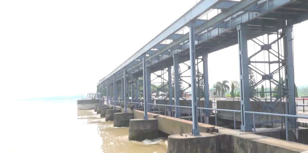 17_13_375447931dam-2