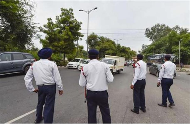 2025_8image_12_57_359190011trafficpolice-ll (1)