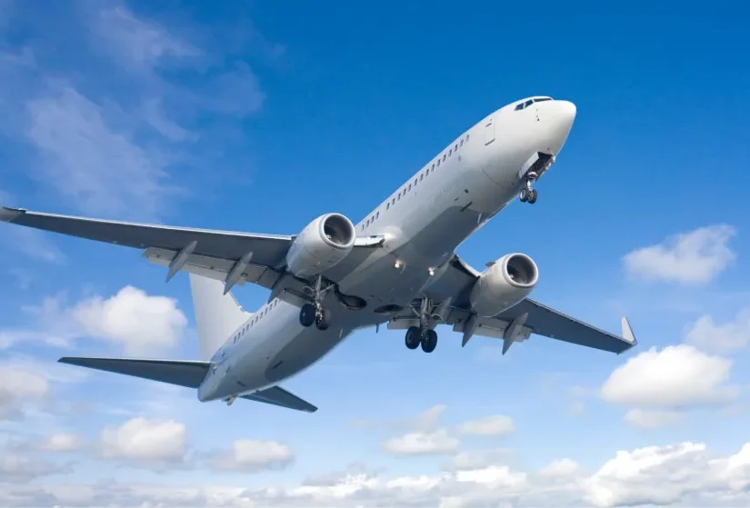 Stay-Updated-with-Airline-Tracker-Live_-Real-Time-Flight-Information-1024x559